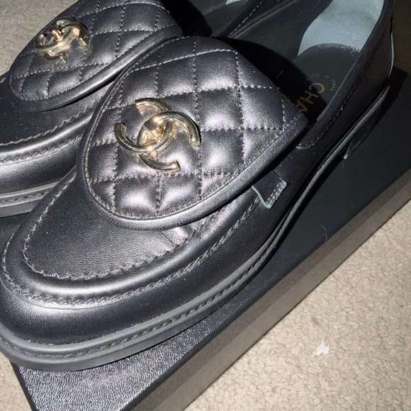 Chanel Black Lamb skin CC turnlock loafer - Picture 6 of 10